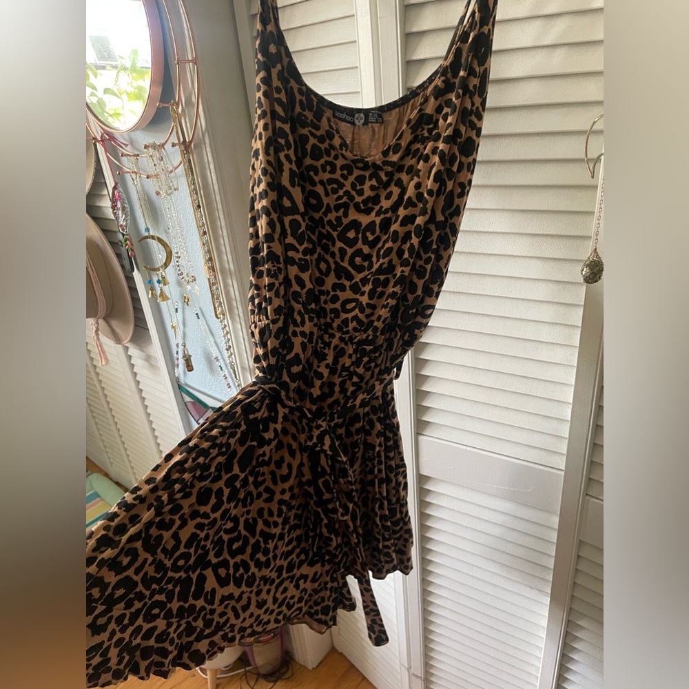 Boohoo Leopard Romper - Picture 2 of 4